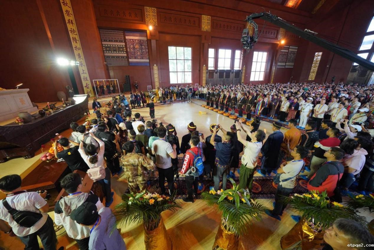 “光影中的民族记忆”走进“海南黎族三月三”