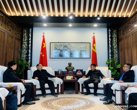 农业农村部市场经济与信息司司长唐珂一行来我会考察交流