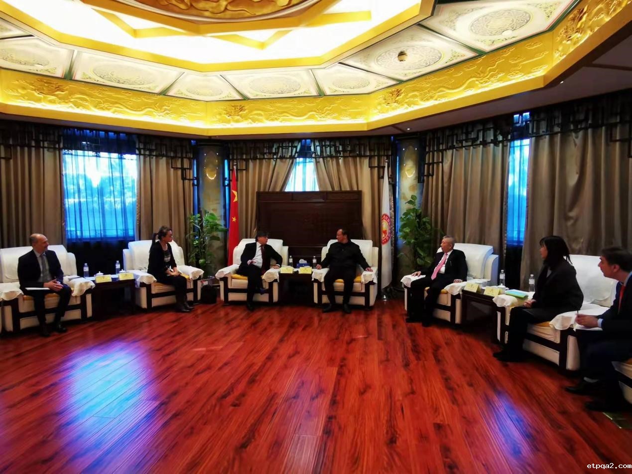 意大利对外贸易委员会首席代表张保龙·布鲁诺先生一行来我会考察交流