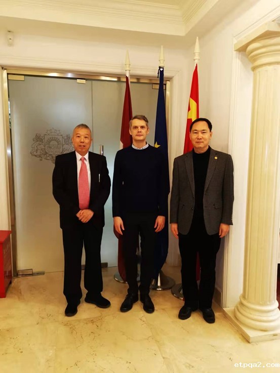 王家军、吴富贵分别拜会马尔代夫等国驻华使节