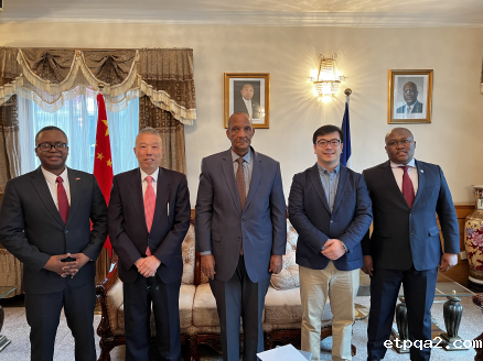 吴富贵、阿拉法特拜会莱索托王国驻华大使赛特纳尼