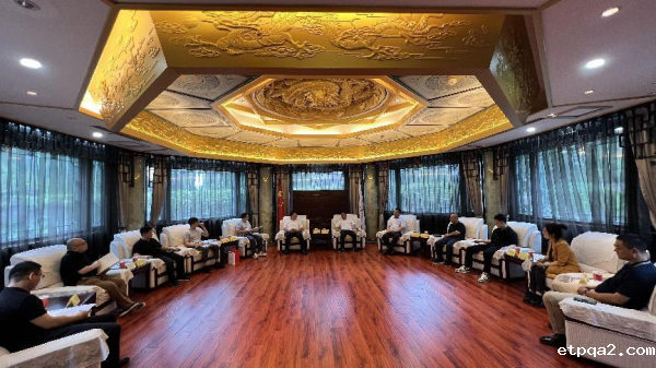 蓝军会见京东副总裁冯全普一行 深入交流共商产业合作