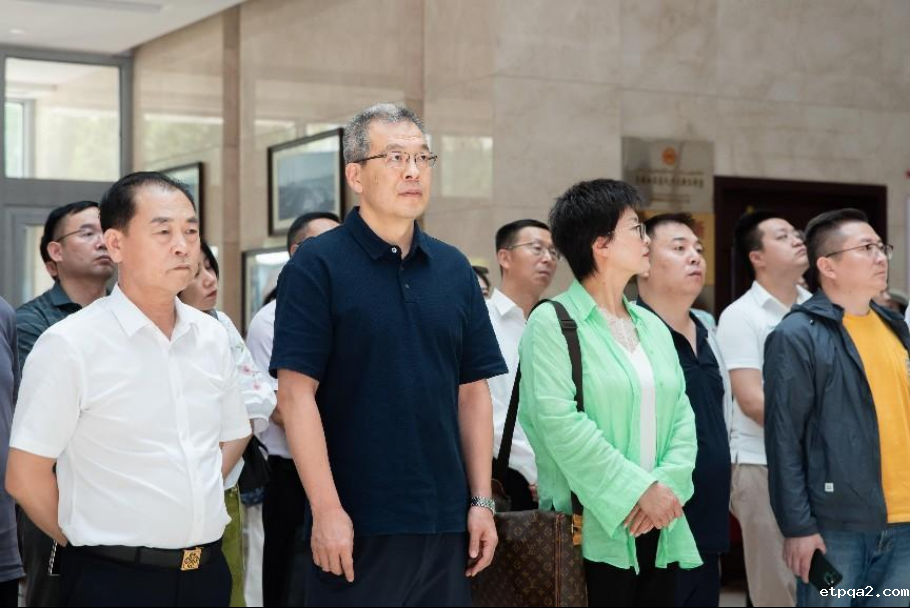 “参访地方知名企业，全力推广特色产业”中国民贸代表团兵团行活动招商引资推介会隆重举行